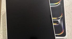 Mint
													Apple iPad Pro 13" (M4) 2024 - Wi-Fi, Black, 256 GB, 8 GB, A2925, Standard Glass, photo 1 of 11