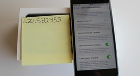 Good
													Apple iPhone SE 2nd Gen 2020 - Unlocked, White, 64 GB, A2275, photo 3 of 11