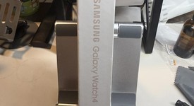 New
													Samsung Galaxy Watch4 - Unlocked, Gold, 40mm, photo 4 of 5