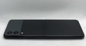 Good
													Samsung Galaxy Z Flip3 5G - Unlocked, Black, 128 GB, 8 GB, SM-F711U1, photo 1 of 3