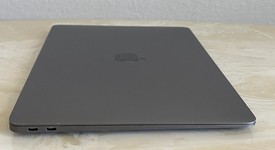 Good
													MacBook Air 2020 - 13" - I3, Gray, 256 GB, 8 GB, photo 4 of 11