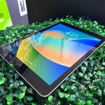 Fair Apple iPad (5th Gen) - Unlocked, 32 GB, Gray, A1823