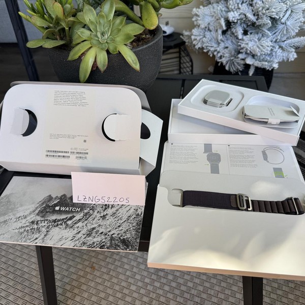 Apple Watch Ultra 2 49mm - Unlocked, Natural, A2986