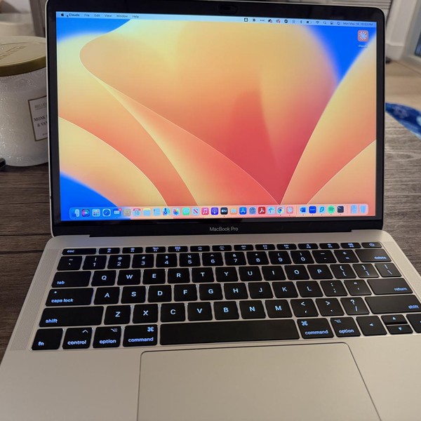 MacBook Pro 2017 (No Touch Bar) - 13 inch - 128 GB, Silver, 8 GB, Intel Core i5
