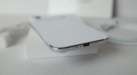 Mint
													Apple iPhone Air - Unlocked, Cloud White, 256 GB, A3260, photo 2 of 9