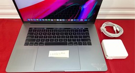 Good
													MacBook Pro 2017 (With Touch Bar) - 15" - I7, Gray, 256 GB, 16 GB, photo 3 of 9