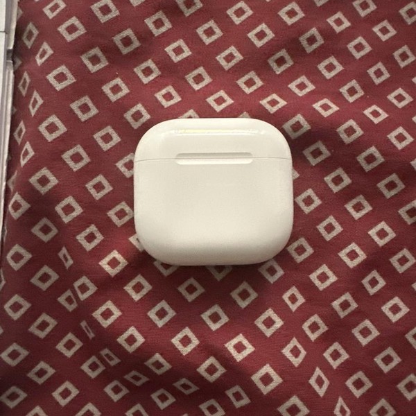 Apple AirPods (4th Gen) - Active Noise Cancellation