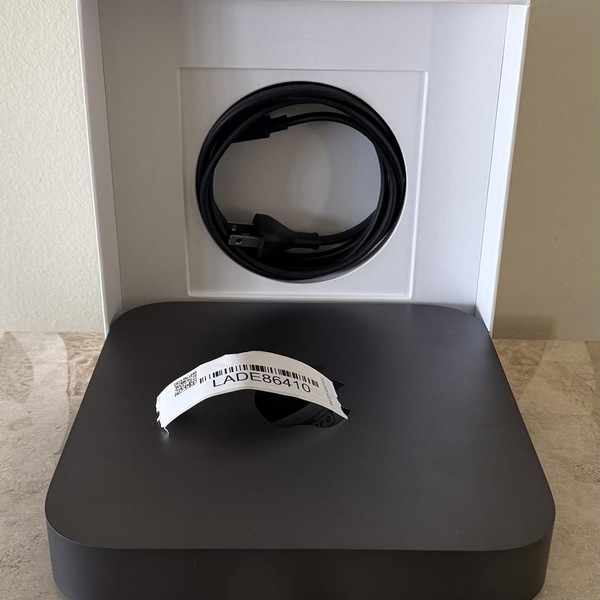 Mac mini 2018 - 256 GB, Gray, 32 GB, Intel Core i7