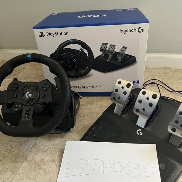 Logitech G923 TRUEFORCE Racing Wheel