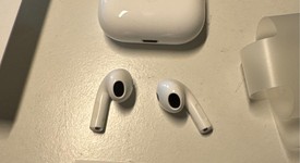 Used
													Apple AirPods 3rd Gen - Lightning Case, photo 3 of 3