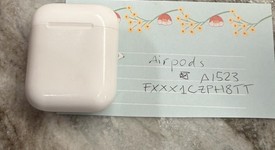 Used
													Apple AirPods 1st Gen - Lightning Case, photo 1 of 4
