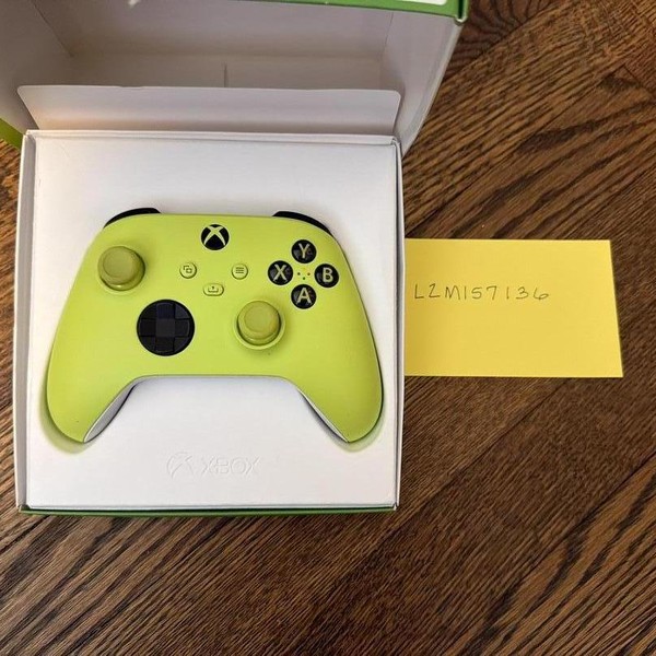 Xbox Wireless Controller (2020) - Yellow, Electric Volt