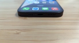 Good
													Apple iPhone 12 - Unlocked, Black, 64 GB, A2172, photo 3 of 14