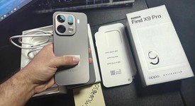 Mint
													Oppo Find X9 Pro - Unlocked Non-US, Titanium Charcoal, 512 GB, 16 GB, photo 3 of 9