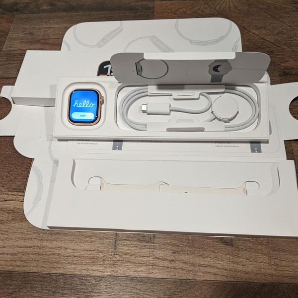 Apple Watch Series 10 42mm - Rose Gold, A2997 - GPS, Aluminum