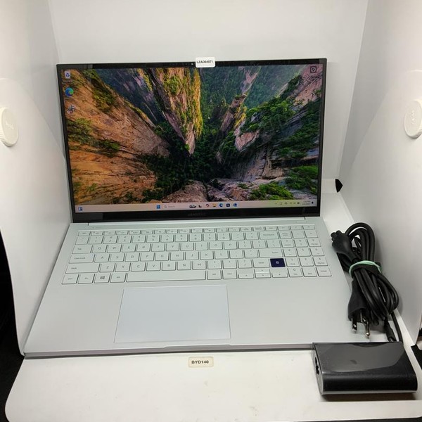 Samsung Galaxy Book Ion - I7, Silver, 512 GB, 8 GB, 15 inch