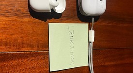 Used
													Apple AirPods Pro 2 - Lightning, photo 3 of 3