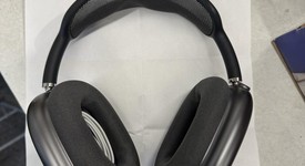 Used
													Apple AirPods Max - Gray, photo 1 of 3