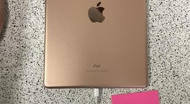 Good
													Apple iPad 6th Gen - Unlocked, Gold, 32 GB, A1954, photo 5 of 13