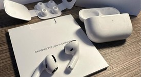 Used
													Apple AirPods Pro - MagSafe Case, photo 1 of 10