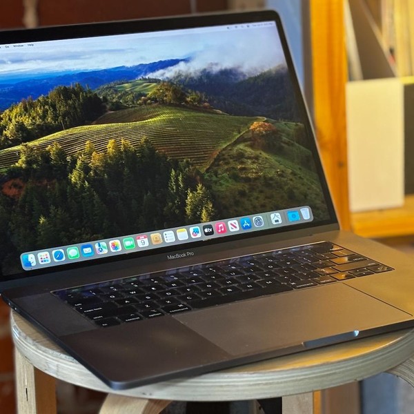 MacBook Pro 2018 (With Touch Bar) - 15 inch - 4 TB, Gray, 32 GB, Intel Core i9
