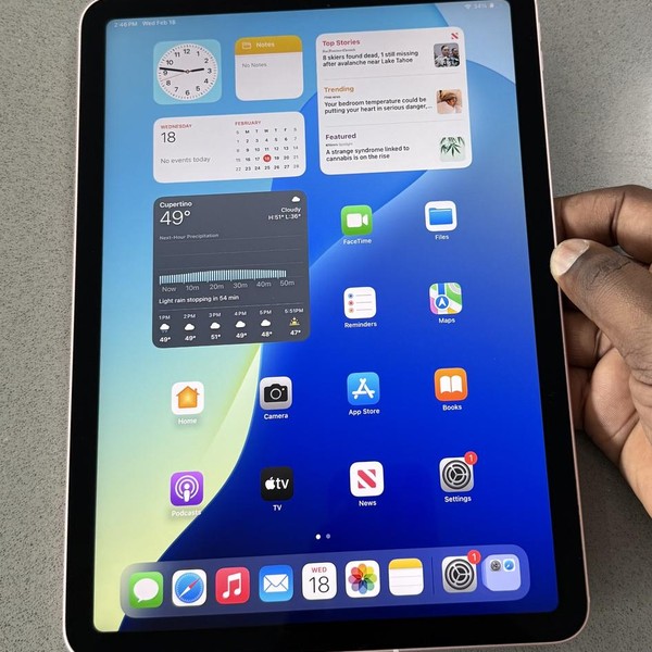 Apple iPad Air 4th Gen - Unlocked, 256 GB, Rose Gold, A2324