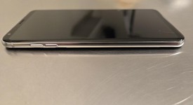 Mint
													LG V30 - Verizon, Silver, 64 GB, VS996, photo 4 of 9
