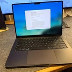 Mint MacBook Pro 2024 - 14 inch - 1 TB, Space Black, 128 GB, Apple M4 Max 16-core