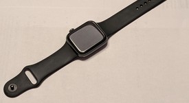 Good
													Apple Watch Series 4 44mm - Unlocked, Gray, A1976 - Cellular, Aluminum, photo 5 of 5