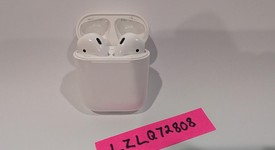Used
													Apple AirPods 2nd Gen - Lightning Case, photo 2 of 4
