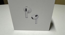New
													Apple AirPods 3rd Gen - Lightning Case, photo 1 of 3