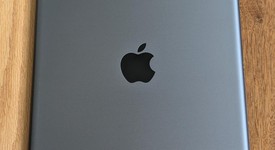 Mint
													Apple iPad 8th Gen - Unlocked, Gray, 32 GB, A2428, photo 4 of 7