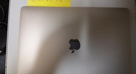 Good
													MacBook Pro 2016 (With Touch Bar) - 13" - Silver, 256 GB, 8 GB, photo 1 of 6