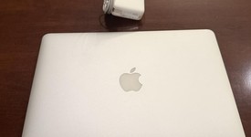 Good
													MacBook Air 2017 - 13" - I5, Silver, 1 TB, 8 GB, photo 1 of 14