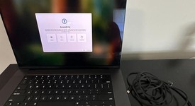 Mint
													MacBook Pro Late 2023 (M3) - 16" - Apple M3 Max 16-core, Black, 1 TB, 48 GB, 40-core GPU, photo 3 of 10