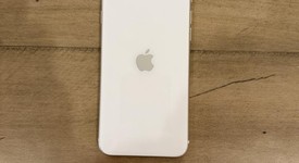 Good
													Apple iPhone SE 3rd Gen 2022 - Unlocked, Starlight, 64 GB, A2595, photo 5 of 6