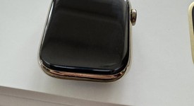 Good
													Apple Watch Series 8 45mm - Unlocked, Gold, A2774 - Cellular, Stainless, photo 5 of 21