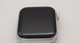 Good
													Apple Watch Series 6 40mm - Unlocked, Silver, A2293 - Cellular, Aluminum, photo 3 of 4