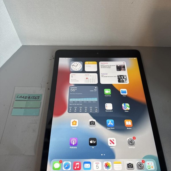 Apple iPad 8th Gen - Wi-Fi, 128 GB, Gray, A2270