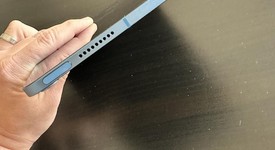 Good
													Apple iPad Air 5th Gen - Unlocked, Blue, 64 GB, A2589, photo 4 of 5