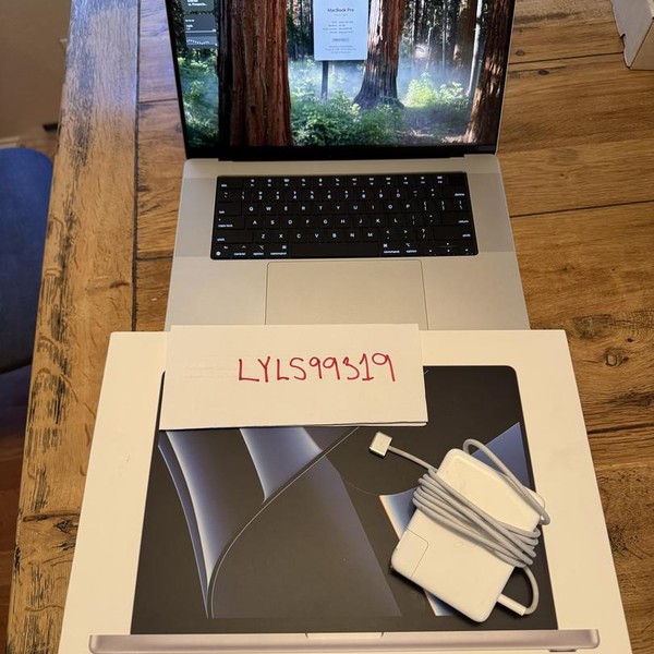 MacBook Pro 2023 - 16 inch - 1 TB, Silver, 32 GB, Apple M2 Max