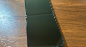 Good
													Samsung Galaxy Z Flip4 5G - Unlocked, Graphite, 256 GB, 8 GB, SM-F721U1, photo 2 of 4