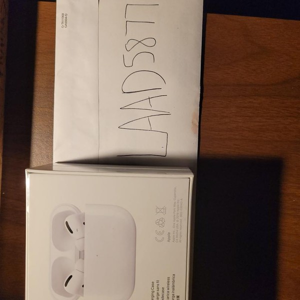 Apple AirPods Pro - MagSafe Case