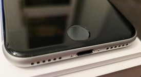 Mint
													Apple iPhone SE 2nd Gen 2020 - Unlocked, White, 64 GB, A2275, photo 2 of 6