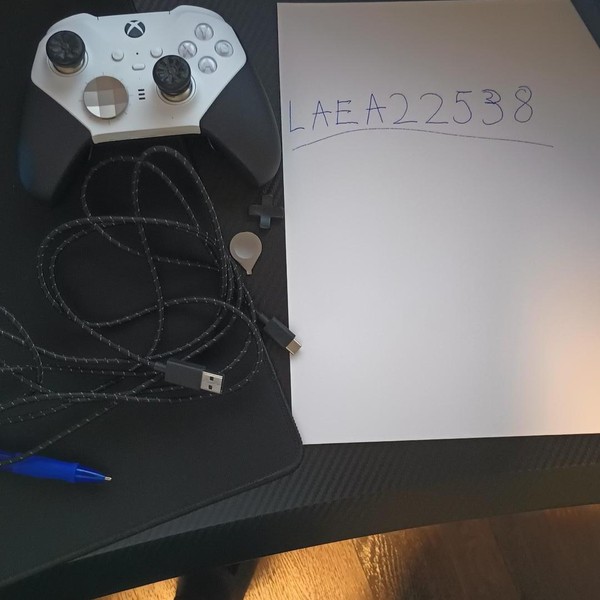 Xbox Elite Wireless Controller Series 2 - Black & White, Core