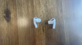 Used
													Apple AirPods Pro 1st Gen - Wireless Case, photo 4 of 5