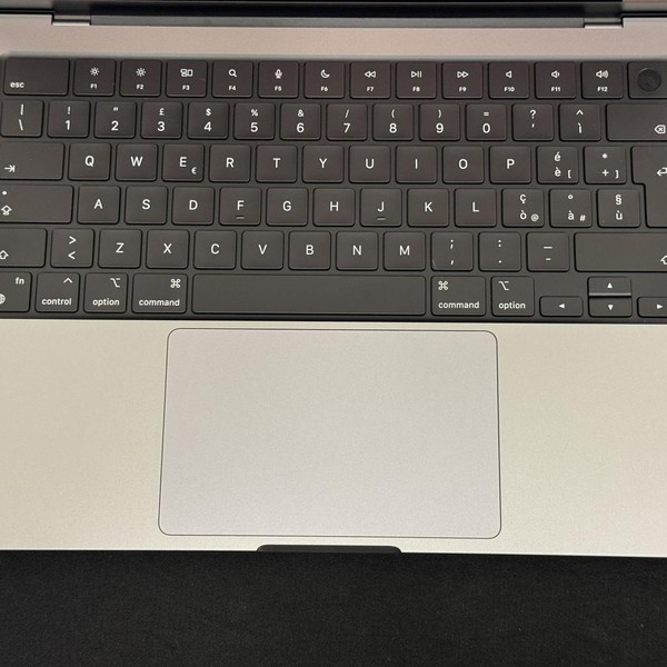 MacBook Pro 2021 - 14 inch - 512 GB, Gray, 16 GB, Apple M1 Pro 8-core