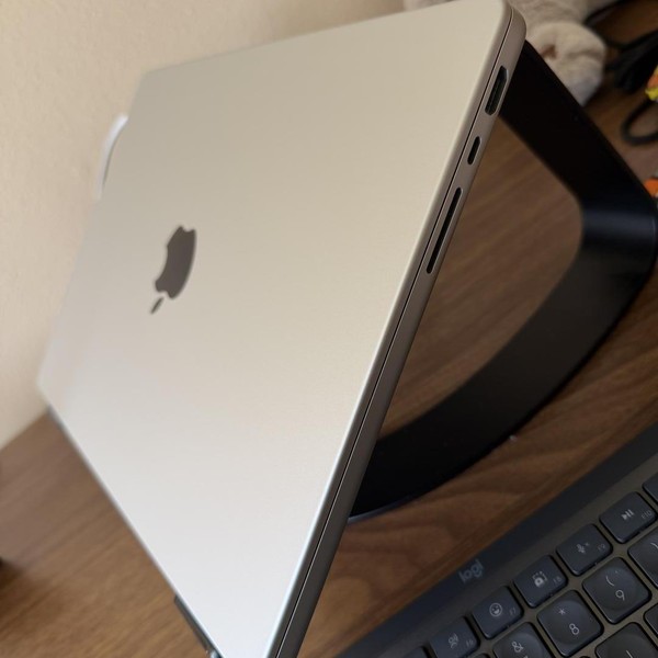 MacBook Pro 2025 - 14 inch - 512 GB, Silver, 16 GB, Apple M5