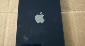 Mint
													Apple iPhone 13 - Unlocked, Midnight, 128 GB, A2482, photo 2 of 9