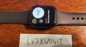 Good
													Apple Watch Series 5 40mm - AT&T, Gray, A2094 Cellular, Aluminum, photo 1 of 8